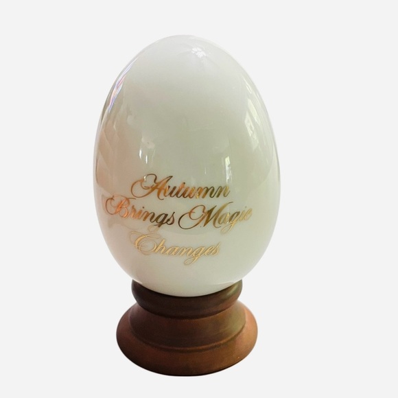 Avon Seasons Porcelain Eggs Birds Wooden Stands 1984 set of 3 - Picture 8 of 12